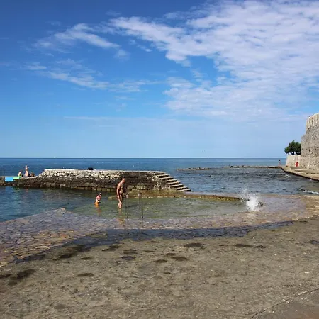Apartman Rozy Near The Beach